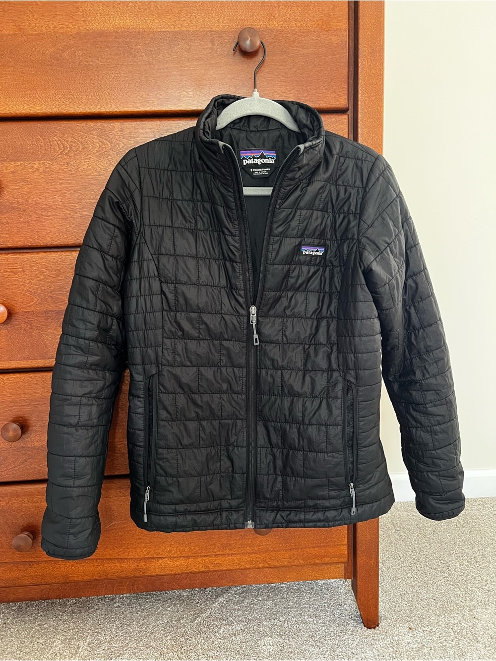 Patagonia Women’s Nano Puff Jacket Black Size Small Primaloft SP17